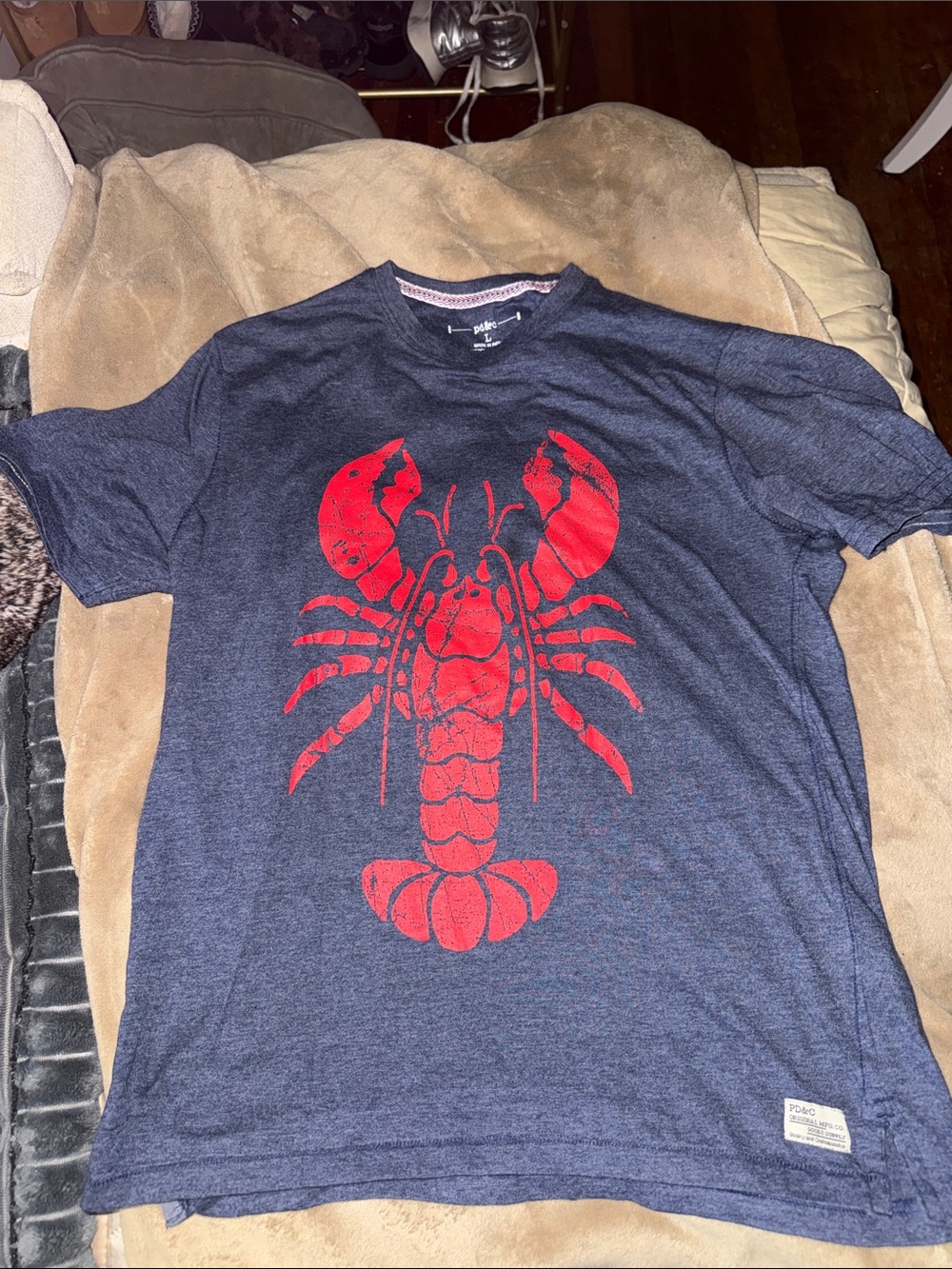 PD&C Navy Blue Short Sleeve Tee with Red Lobster Graphic L nautical beach summer